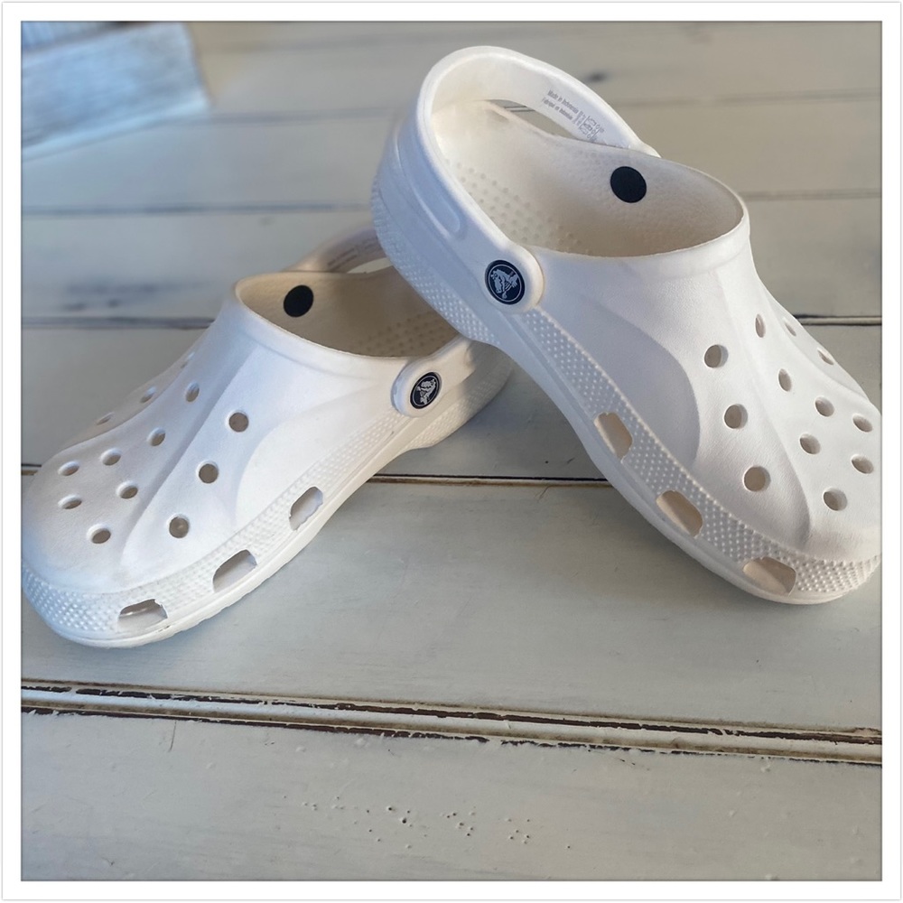 Unisex Crocs Women 7 Men 5
